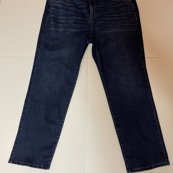 Lane Bryant Size 16S Mid Rise Straight Jeans Signa - Picture 2 of 11
